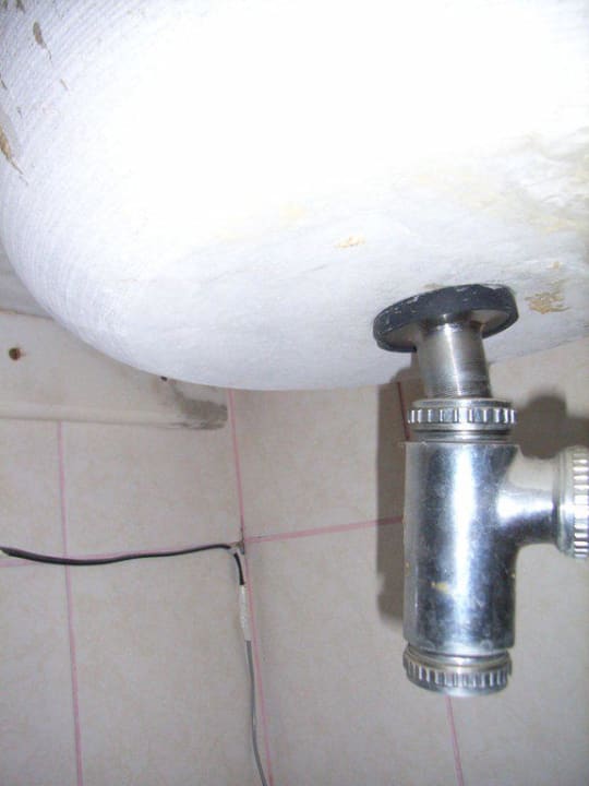 Unterm Waschbecken Hotel Gomeda