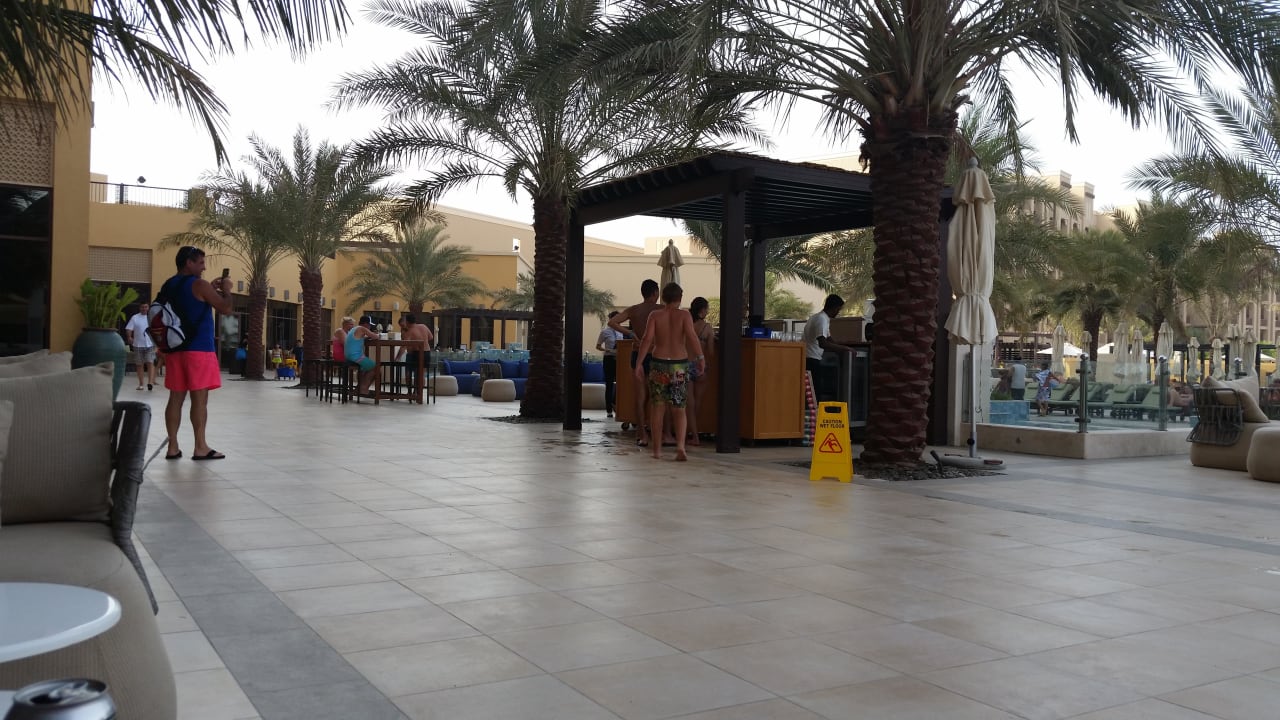 Poolbar DoubleTree by Hilton Resort & Spa Marjan Island