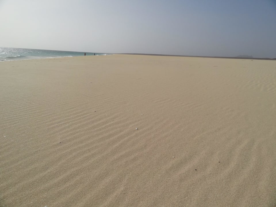 Ewig langer Sandstrand - traumhaft Hotel Riu Touareg