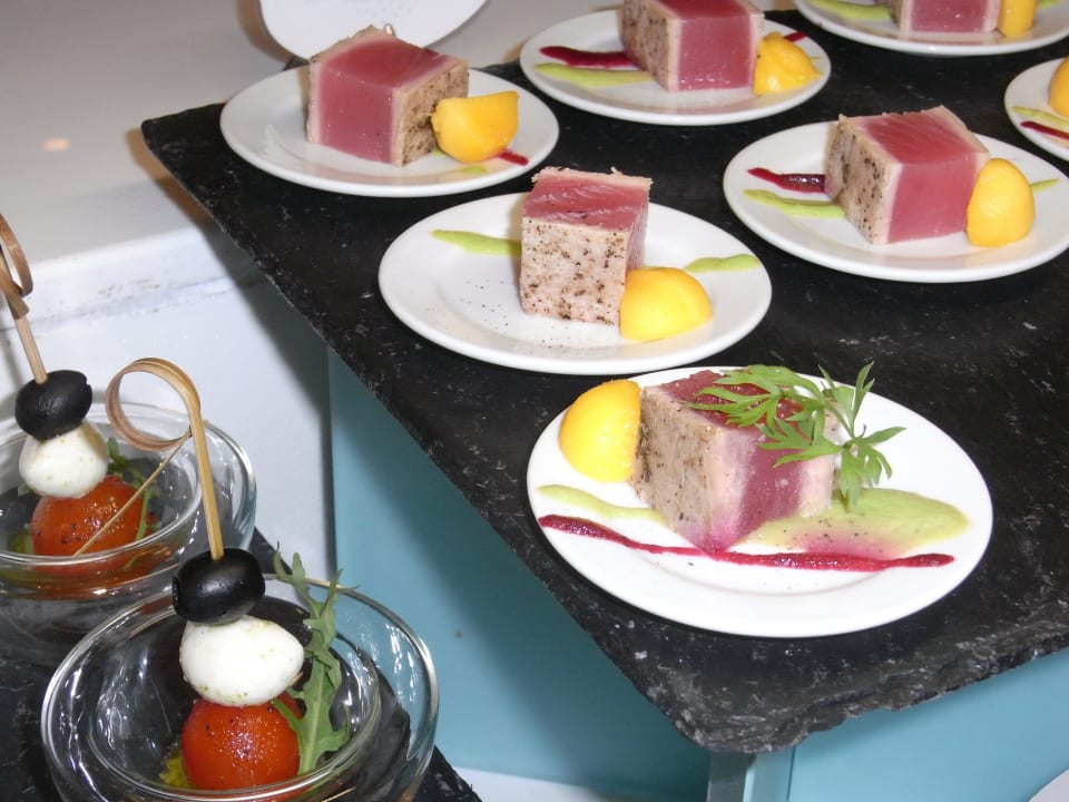 Frischer Thunfisch The St. Regis Saadiyat Island Resort, Abu Dhabi