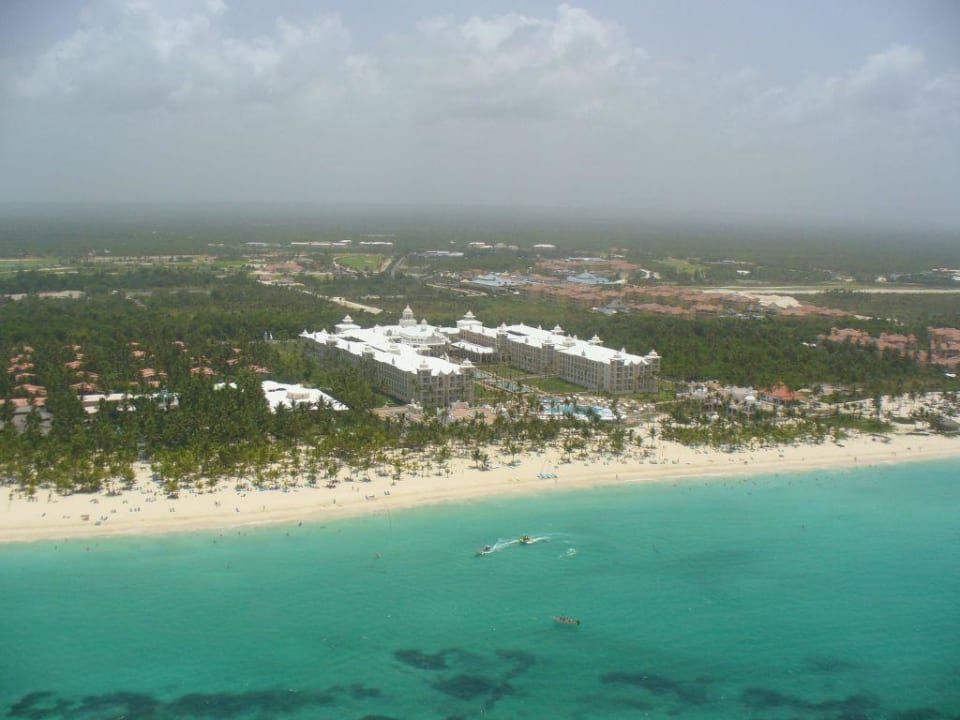 Luftaufnahme vom Strand Hotel Riu Palace Punta Cana