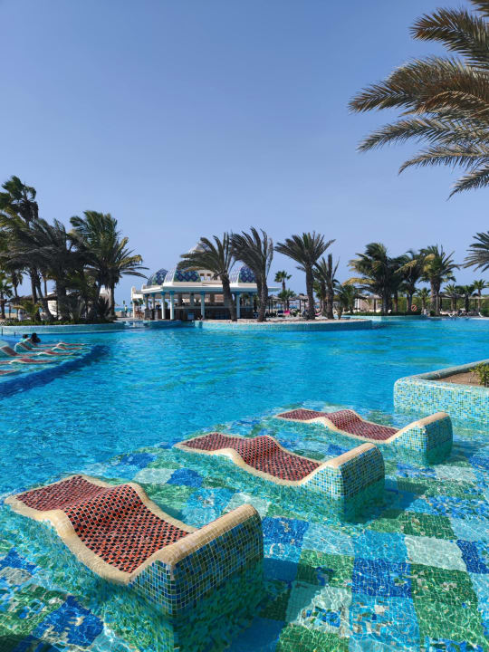 Pool Hotel Riu Karamboa