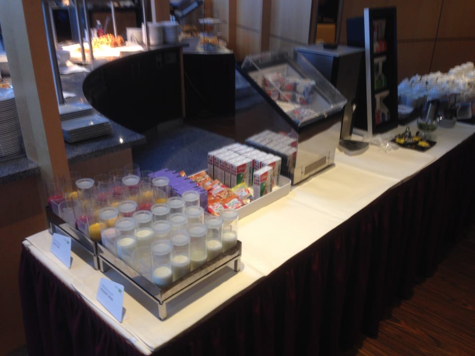 Frühstücksbuffet Hotel NH Leipzig Messe