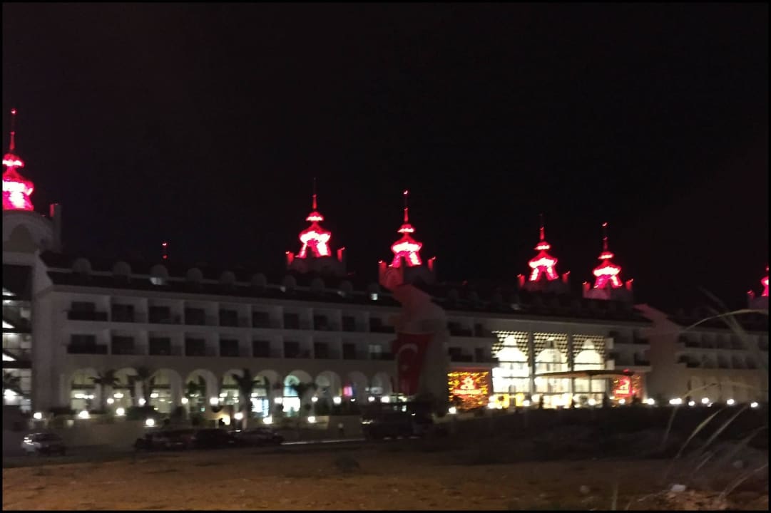 Neubau ( bestehend aus 3 Gebäuden ) Well Palace Side