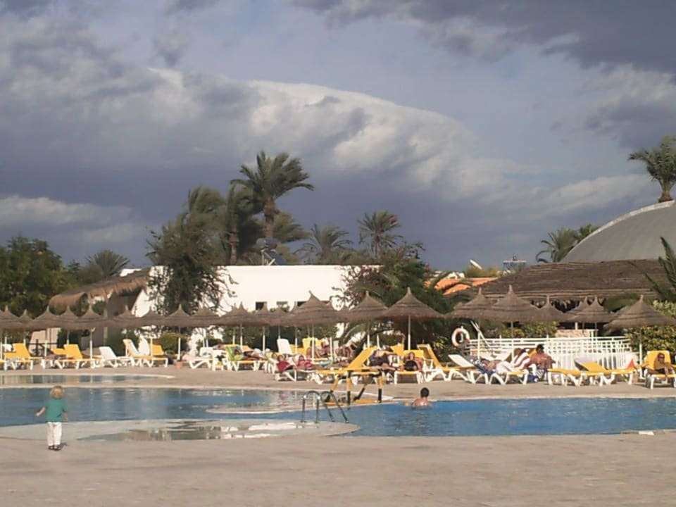Auch bei dunklen Wolken schön Djerba Sun Beach Hotel & Spa