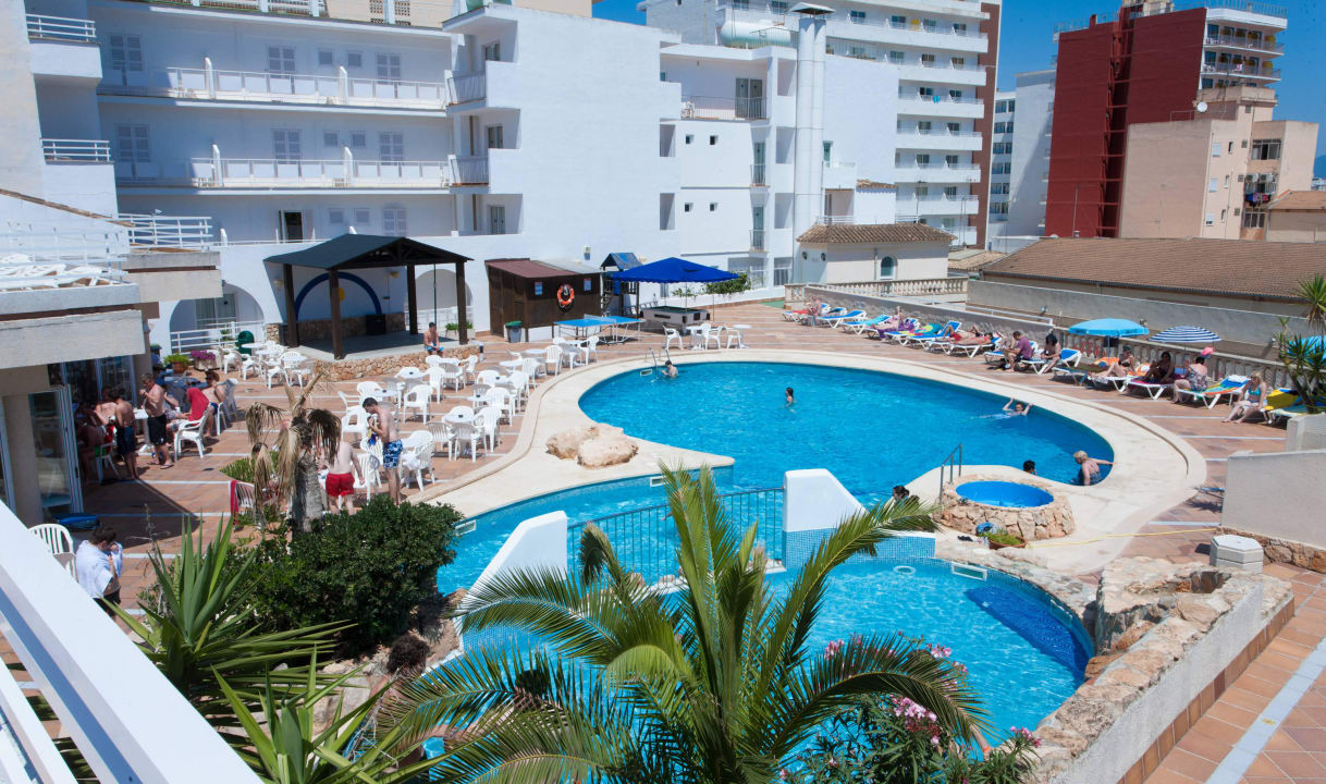 Piscina Hotel Kilimanjaro