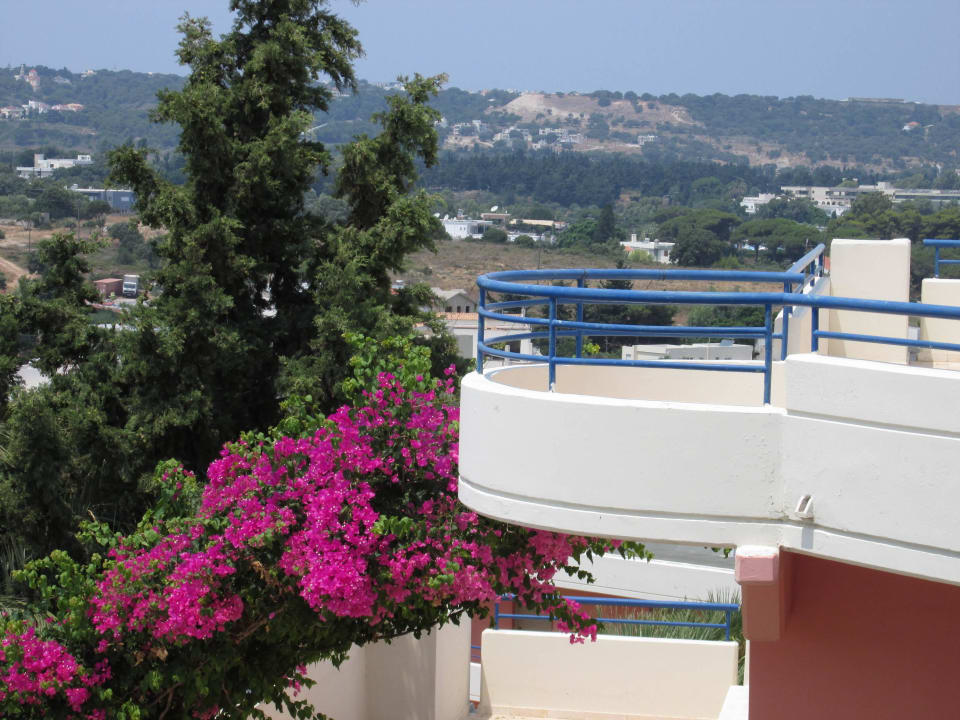 Balkonblick Landseite  Kresten Palace Hotel