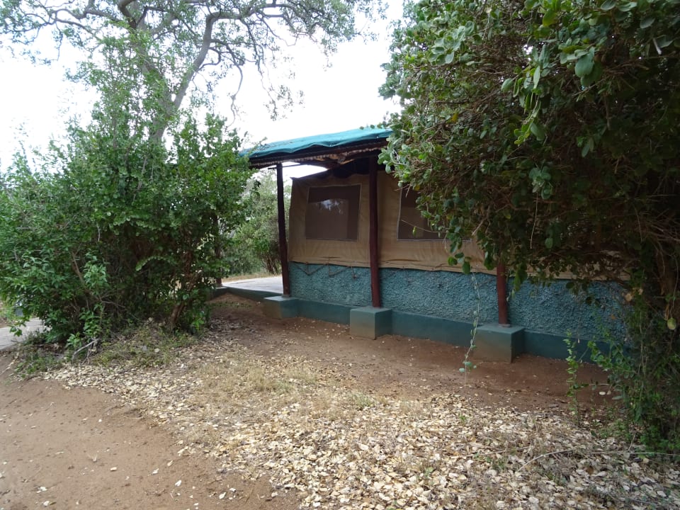 Außenansicht Sentrim Tsavo Lodge