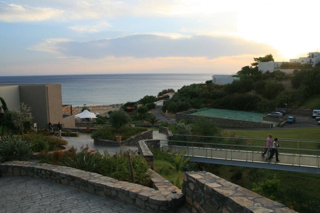 Steiler Weg hinunter vom Zimmer zum Strand Atlantica Mikri Poli Crete