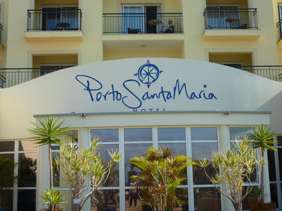 Eingangsportal Hotel PortoBay Santa Maria