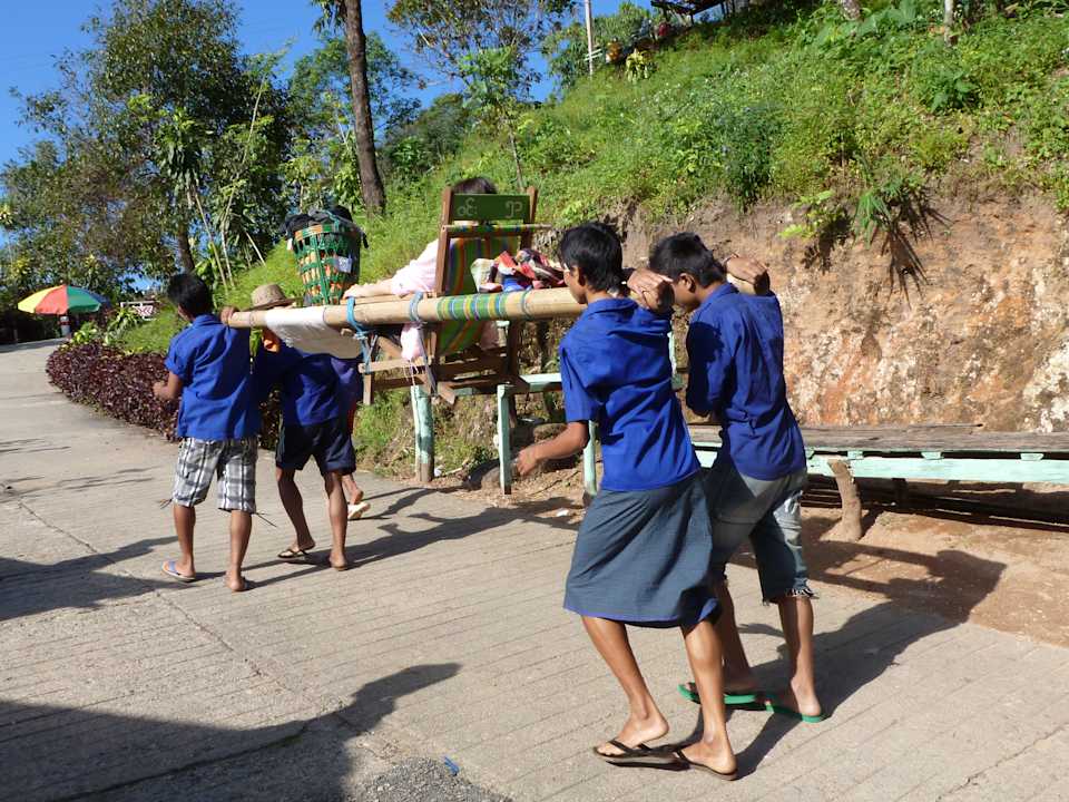 Sänftenträger Weg auf Berg und zum Hotel Mountain Top Hotel