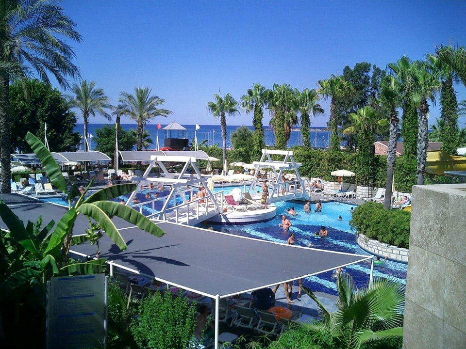 Pool von der Terrasse Sealife Buket Resort & Beach