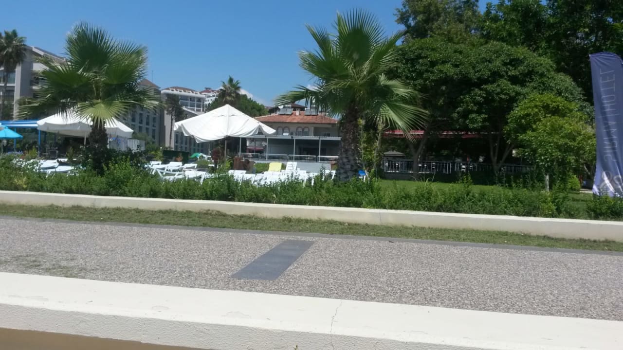 Gartenanlage Hotel Sirma