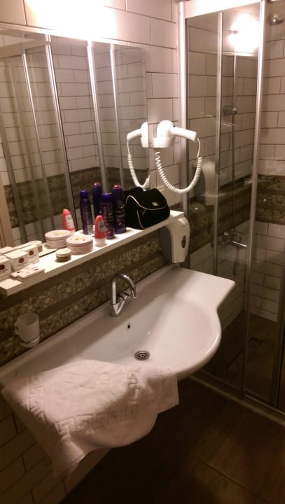 2 Club Turtas Beach Hotel