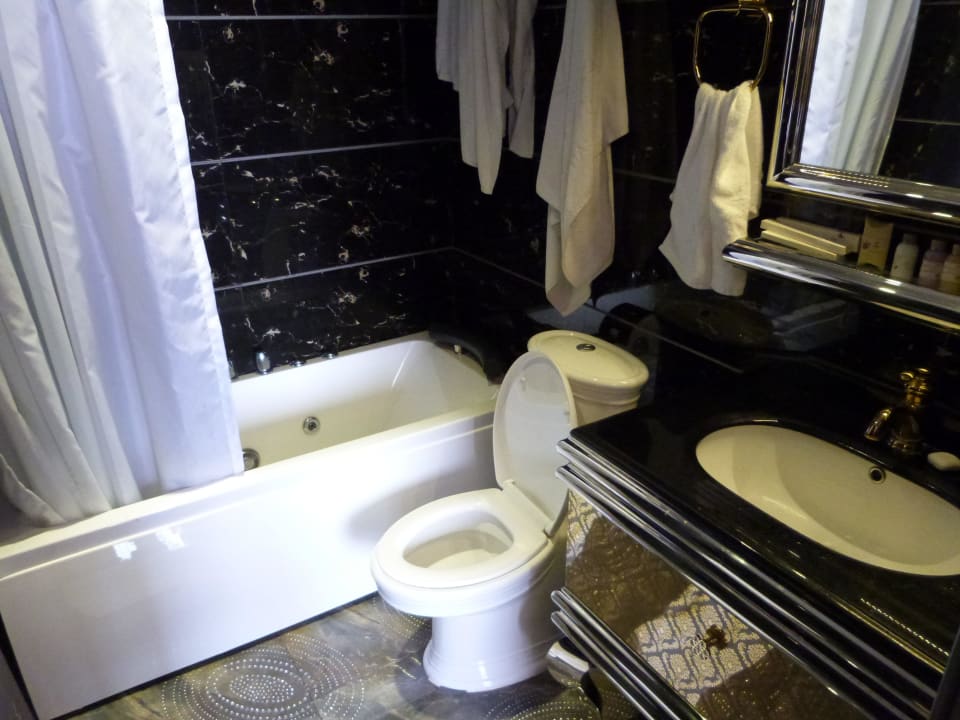 Badezimmer Hotel A&EM Phan Boi Chau