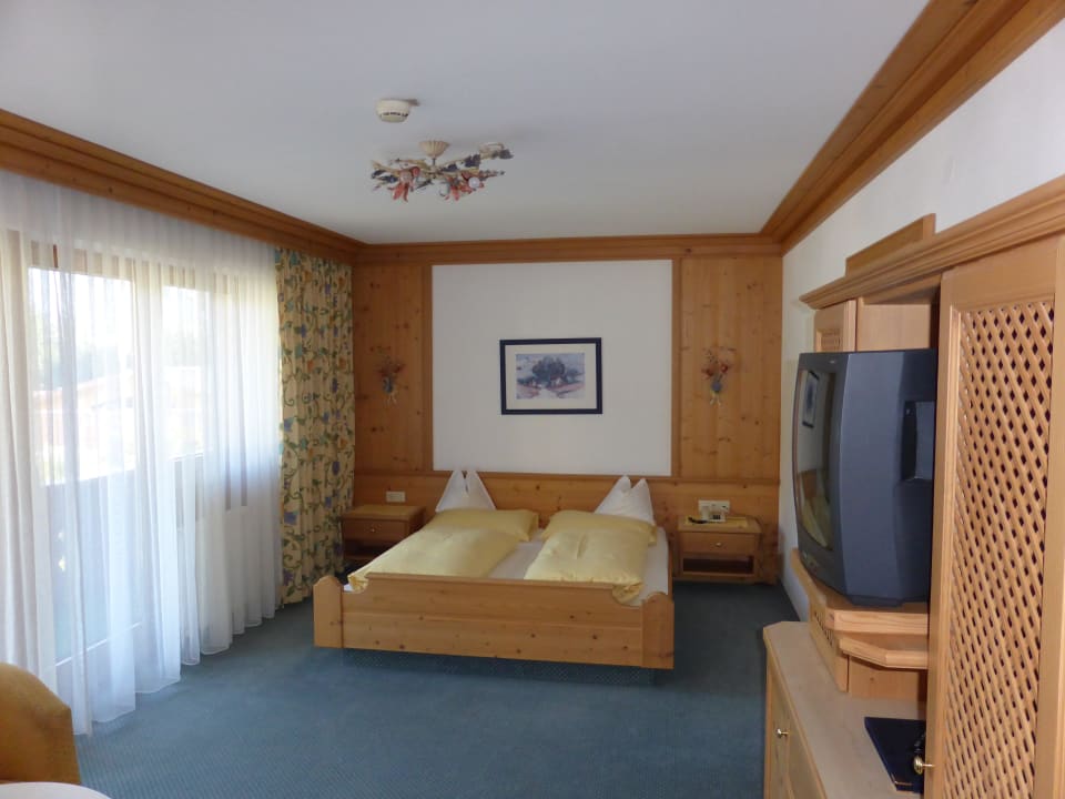 Unteres Schlafzimmer der Suite Rosalie Platzlhof - Mein Hotel im Zillertal