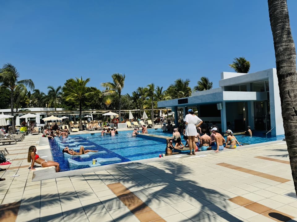 Pool Hotel Riu Palace Mexico