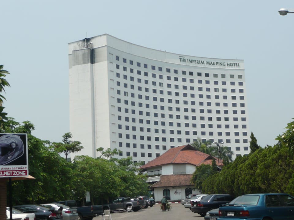 Hotel aus Sicht des Ankommenden Hotel The Imperial Mae Ping