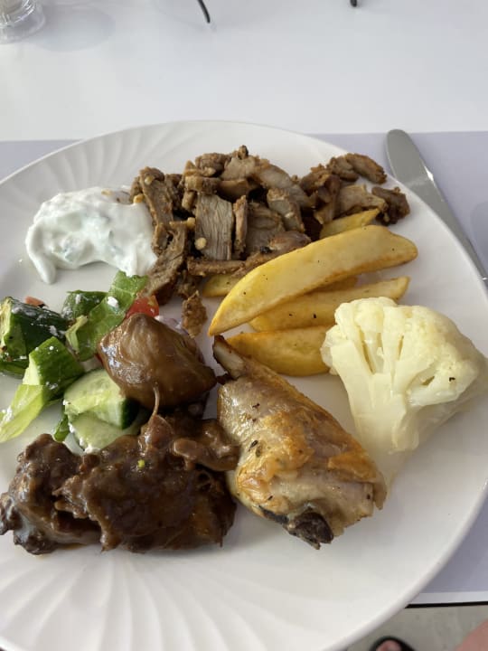 Gastro St. George Beach Hotel & Spa Resort