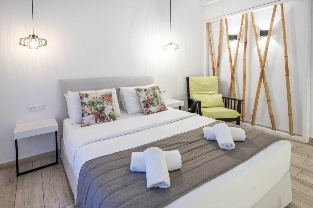 Zimmer Smy Mediterranean White Santorini