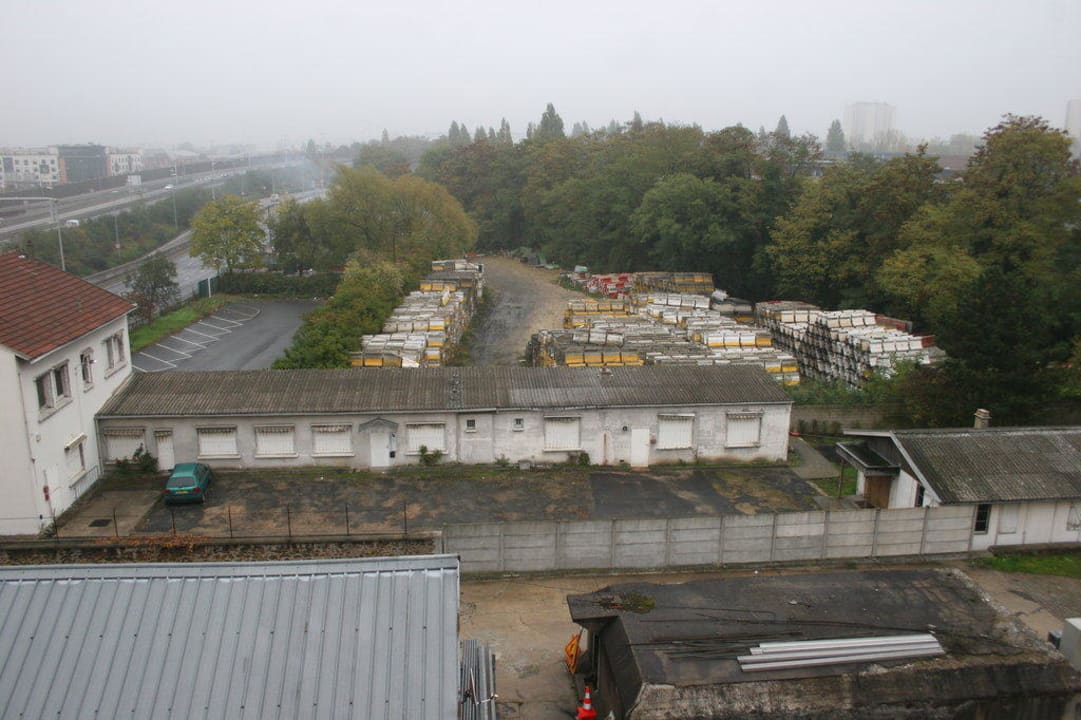 Blick aus unserem Zimmer Hotel Campanile Paris Est Bobigny