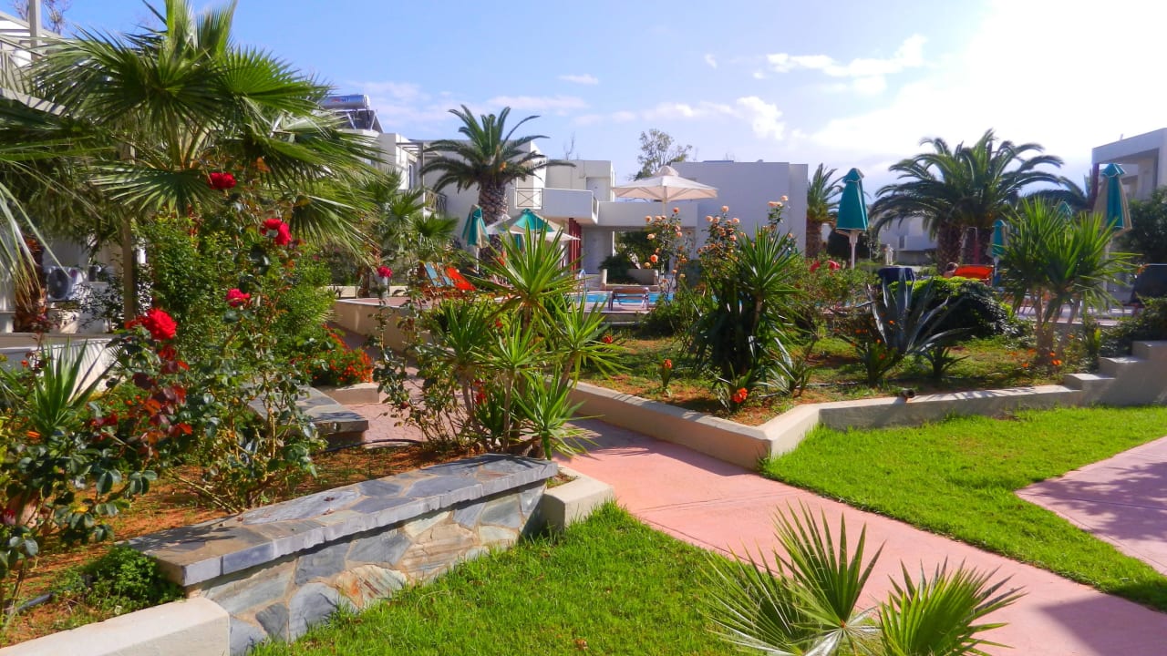 Weg zu den Bungalows HARPIN Georgioupolis Resort Aquapark & SPA