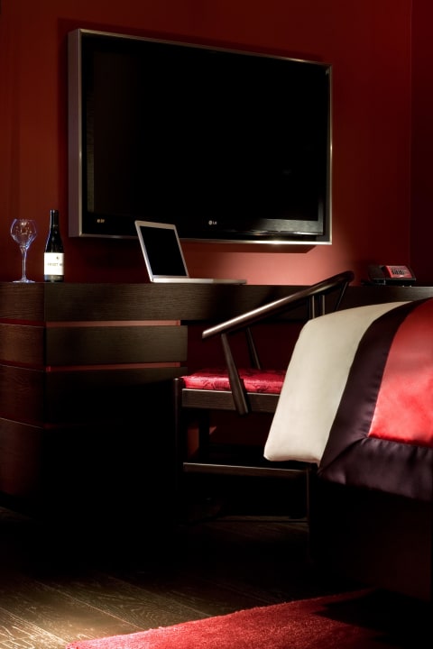 Flat-screen Television set Buddha-Bar Hotel Budapest Klotild Palace