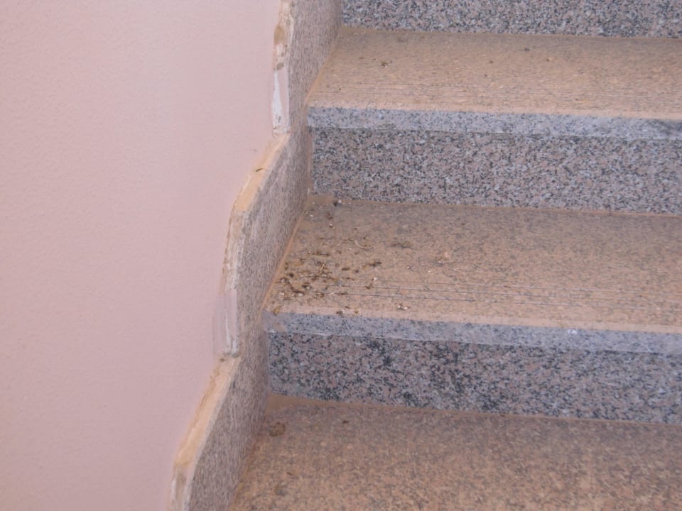 Das dreckige Treppenhaus Pyramisa Sunset Pearl Resort