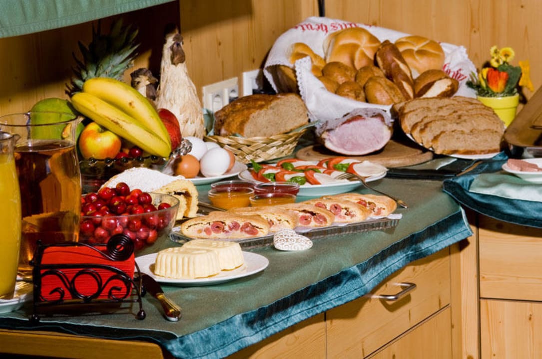 Reichhaltiges Frühstücksbuffet am Ladestatthof Pension Ladestatthof