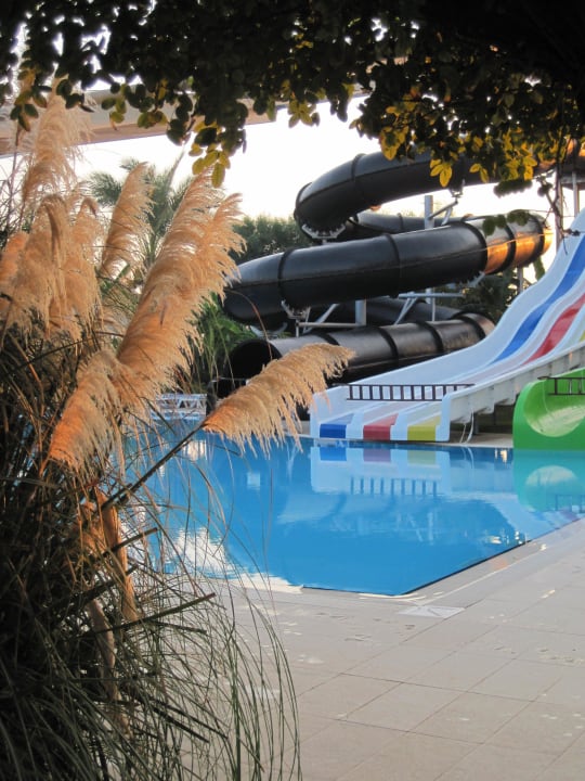 Rutschen am Activity-Pool Saturn Palace Resort Hotel