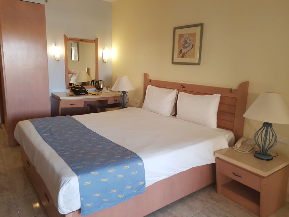Zimmer Royal Lagoons Resort & Aqua Park