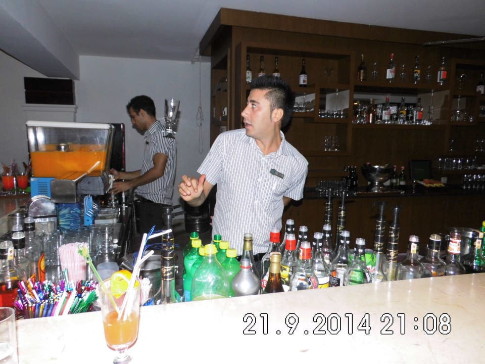 Ali Show Alba Queen Hotel