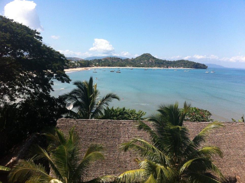 Vue de la terrasse sur toute la baie de madirokely Hotel L'Heure Bleue
