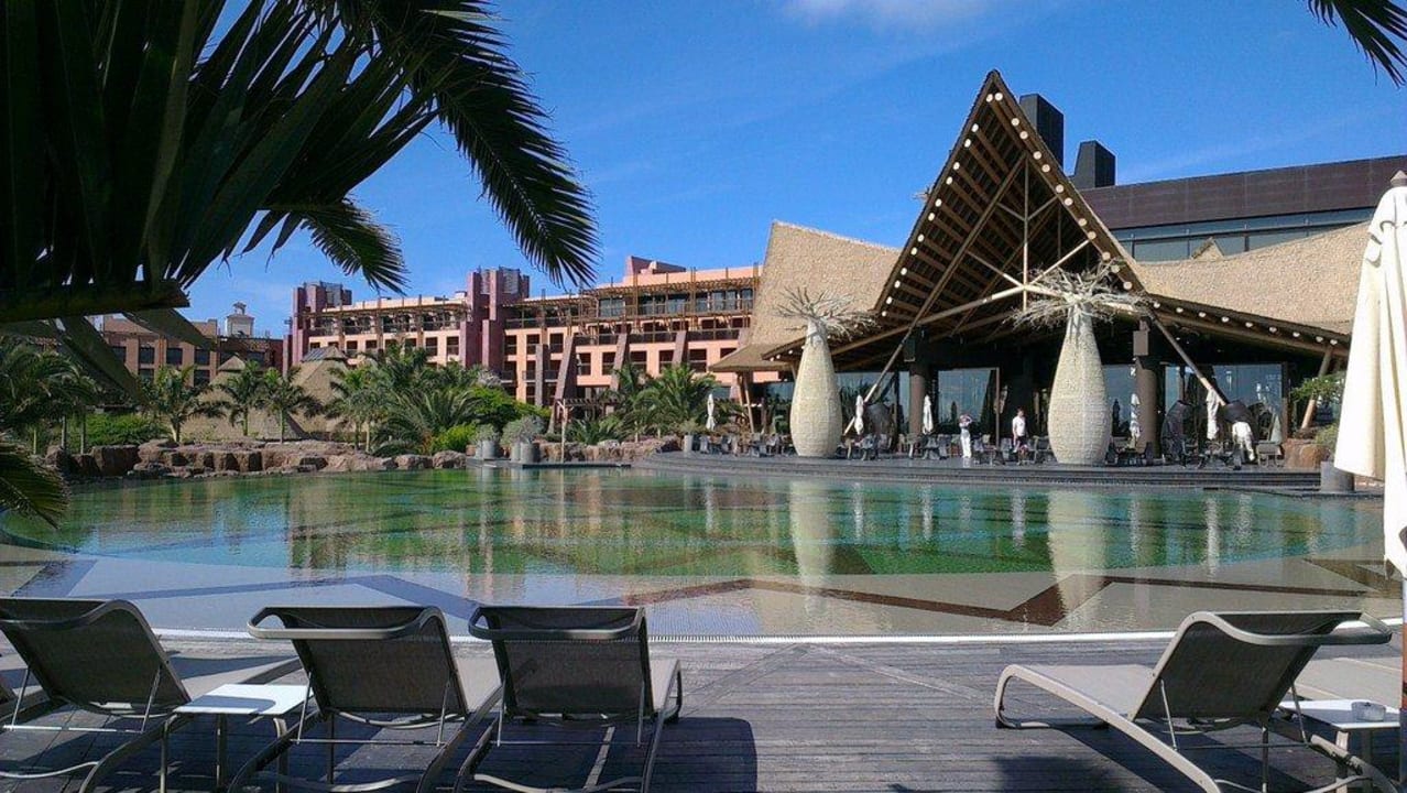 Ansicht an das Hauptgebäude Lopesan Baobab Resort