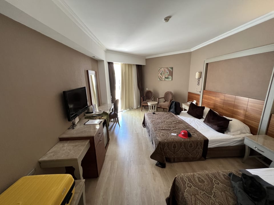 Zimmer Well Palace Side