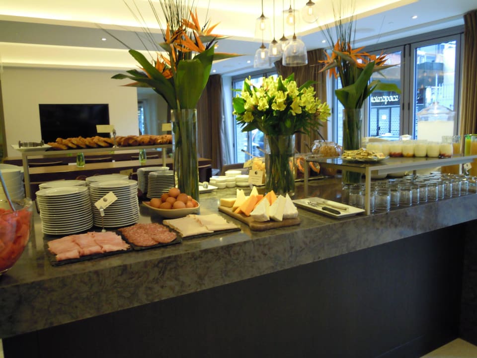 Frühstück Hampton by Hilton London City