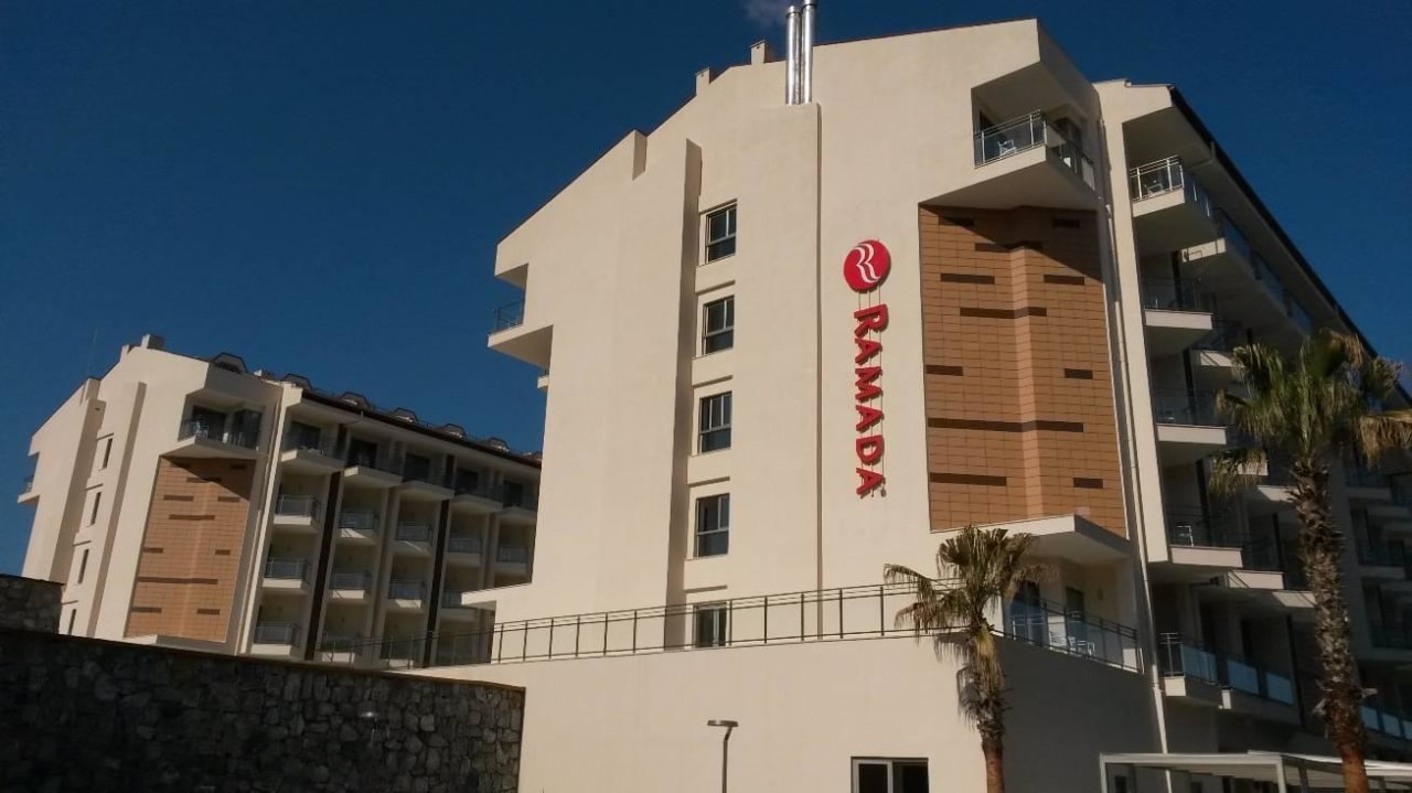 Außenansicht Ramada Resort Kusadasi & Golf