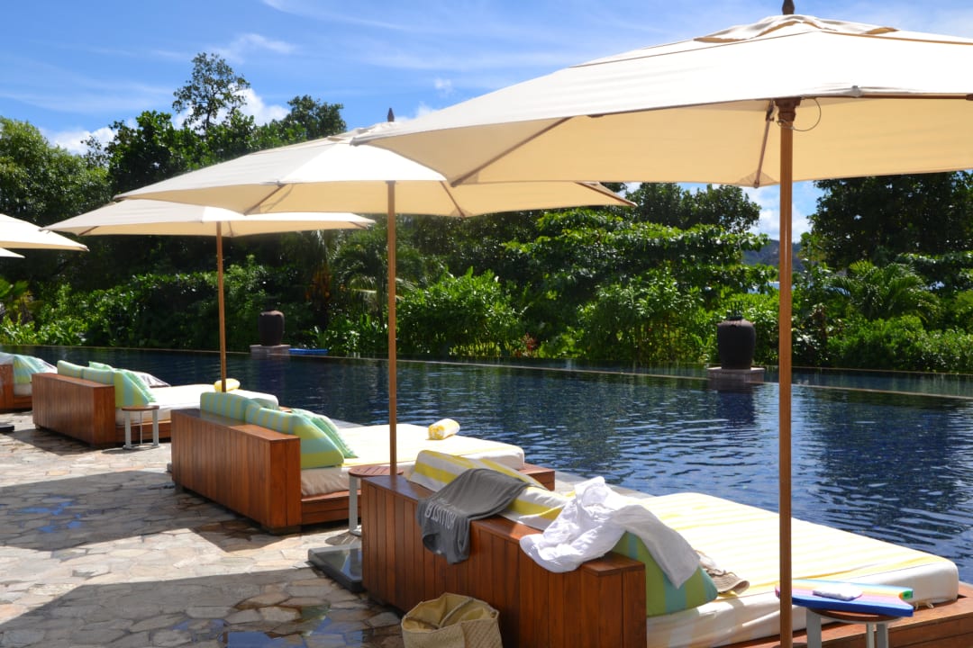 Pool  Raffles Seychelles