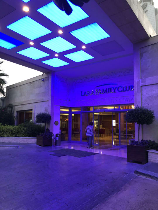 Lobby Wyndham Garden Lara