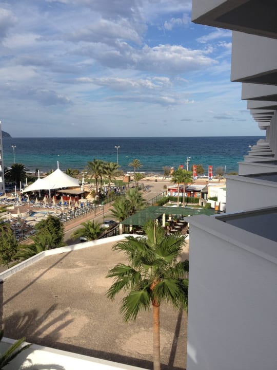 Seitlicher Ausblick vom Balkon aufs Meer allsun Hotel Borneo - Adults only