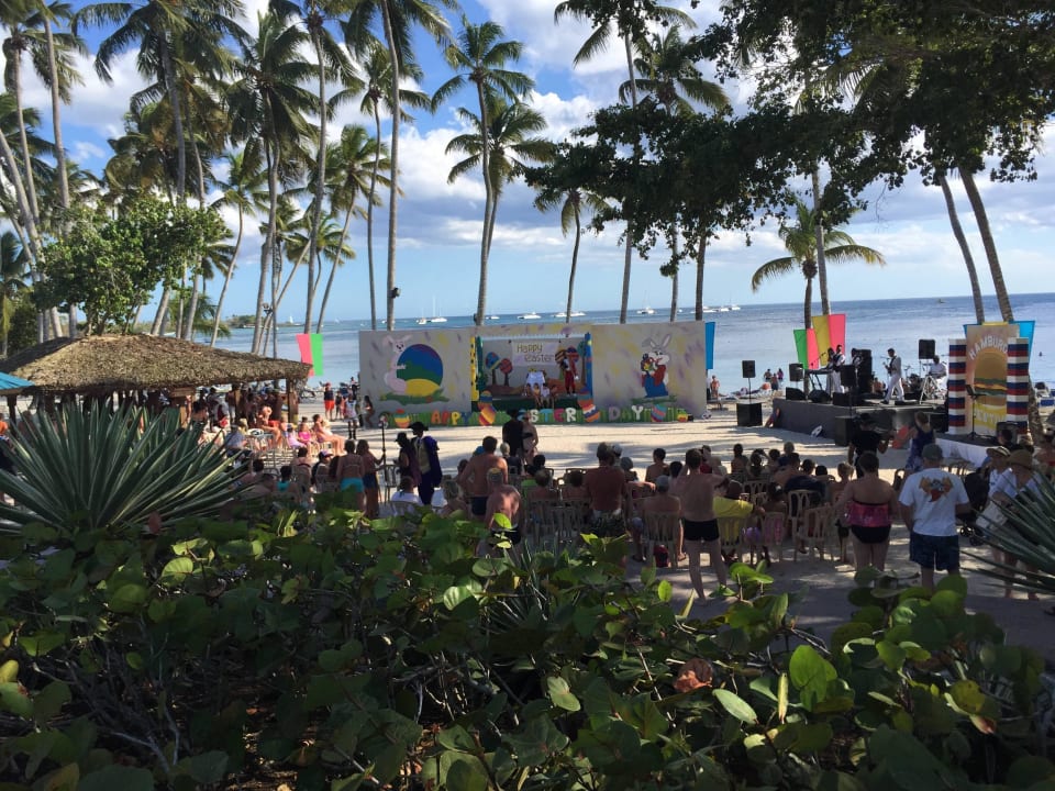 Osterfeier am Strand Dreams La Romana Resort & Spa