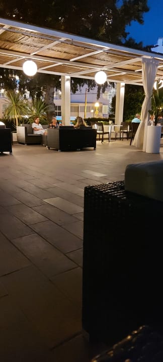 Gastro Casa con plieta, en country con lago a 20 minutos de CABA