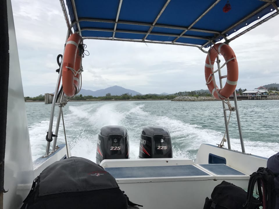 Überfahrt ca. 15 Min Hotel Taj Rebak Island Resort