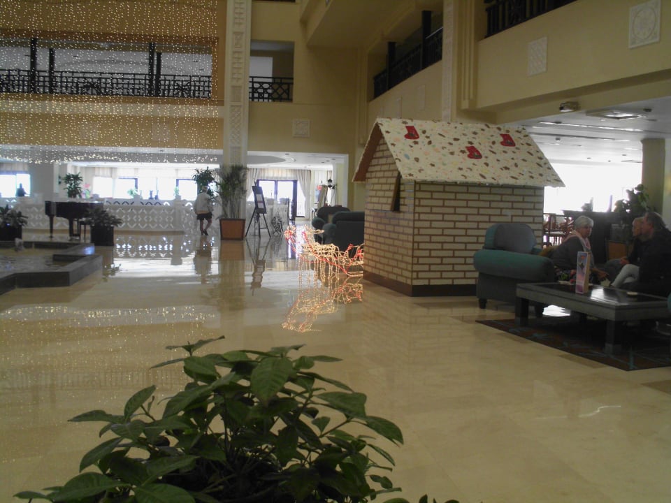 Weihnachtsdeko Dez. 2013 Steigenberger ALDAU Beach Hotel