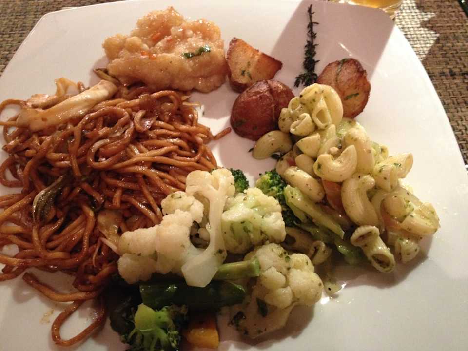 Büffet-Auswahl/ Essen Crowne Plaza Hotel Yas Island