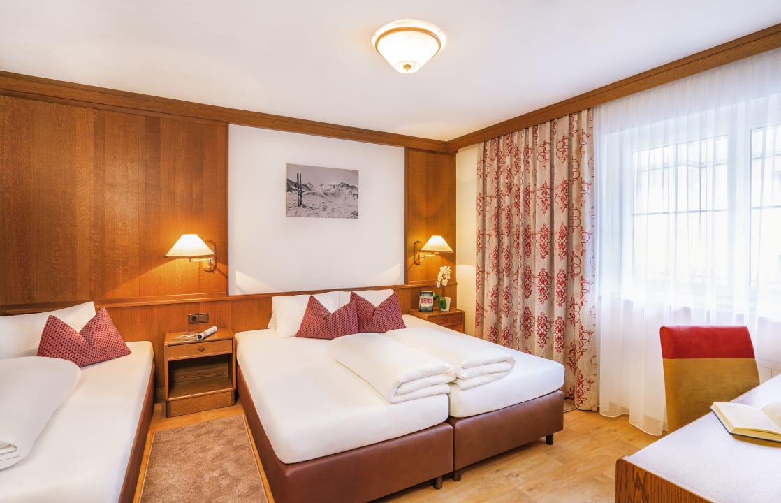 Zimmer Hotel Garni Chasa Sulai
