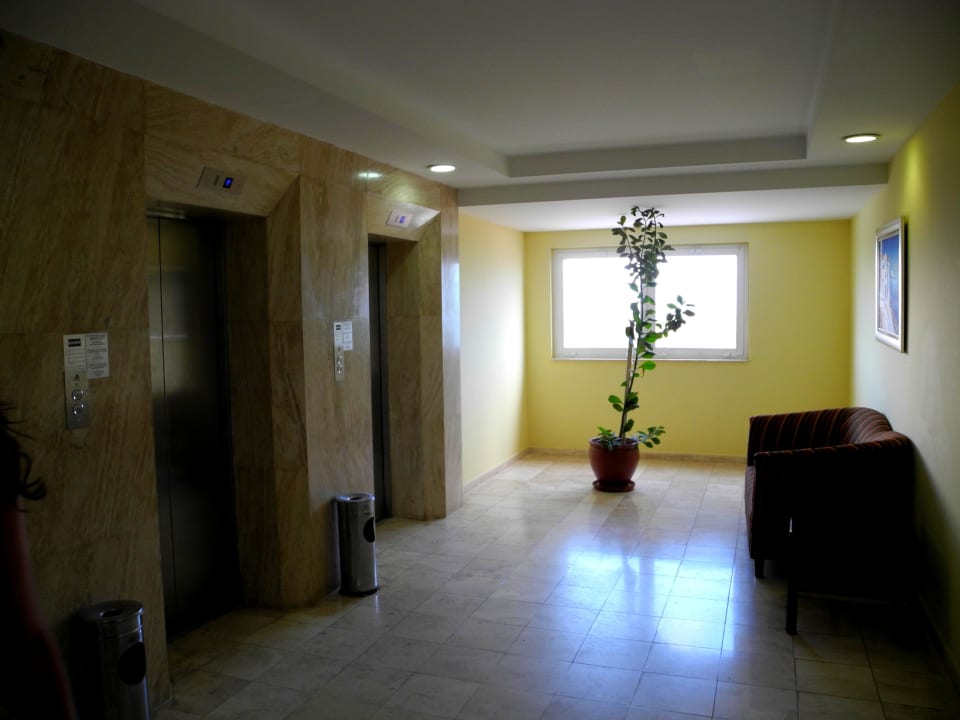 Aufzug Salamis Bay Conti Resort Hotel & Casino