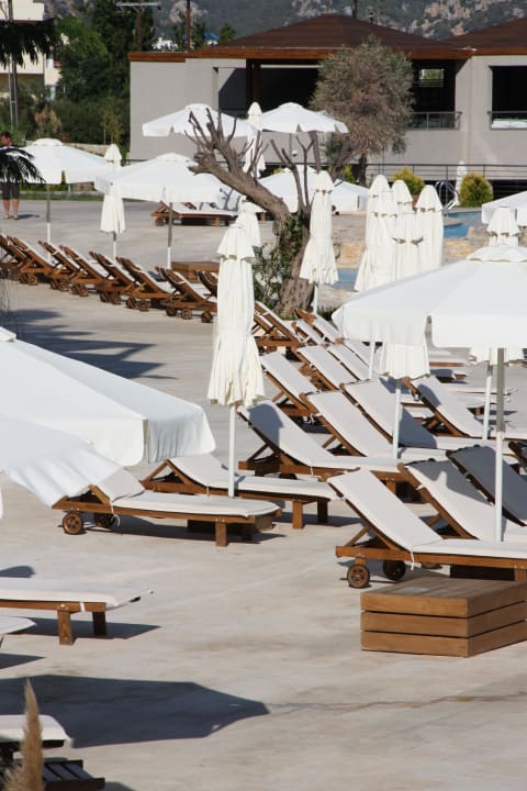 Poolanlage SENTIDO Port Royal Villas & Spa