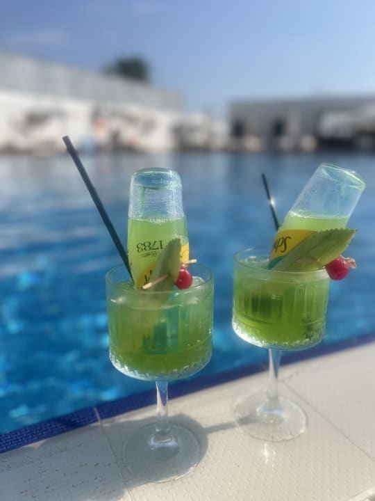 Pool Rubi Platinum Sign