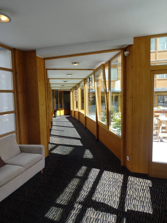 Durchgang Hotel Vier Jahreszeiten